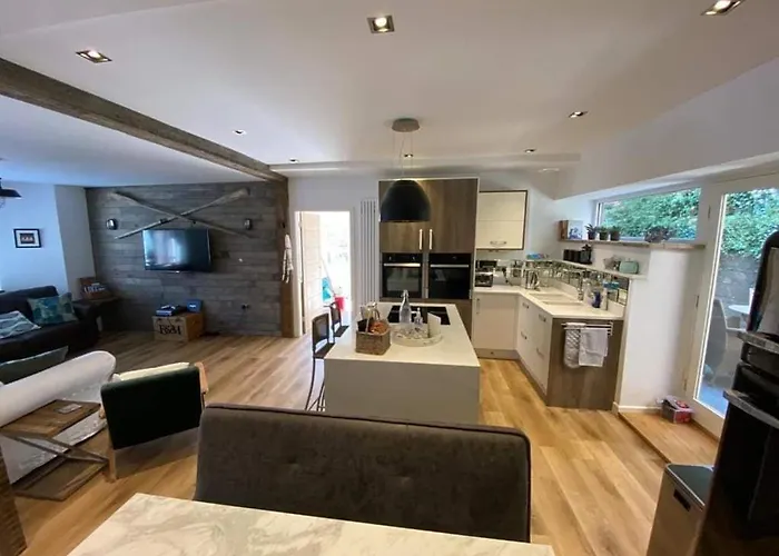 4 Bed In Oc-w1036 Vakantiehuis