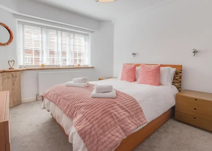 4 Bed In Oc-w1036
