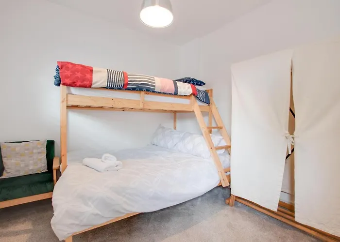 4 Bed In Oc-w1036 *