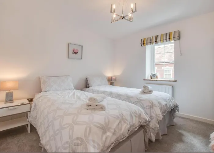 4 Bed In Oc-w1036 * Whitby