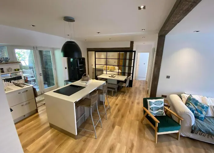 4 Bed In Oc-w1036 *