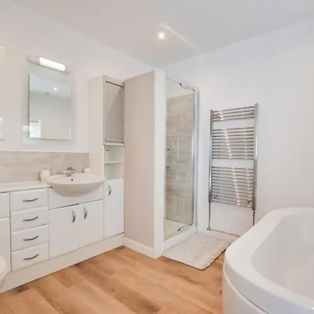 Semesterbostad 4 Bed In Oc-w1036 Whitby