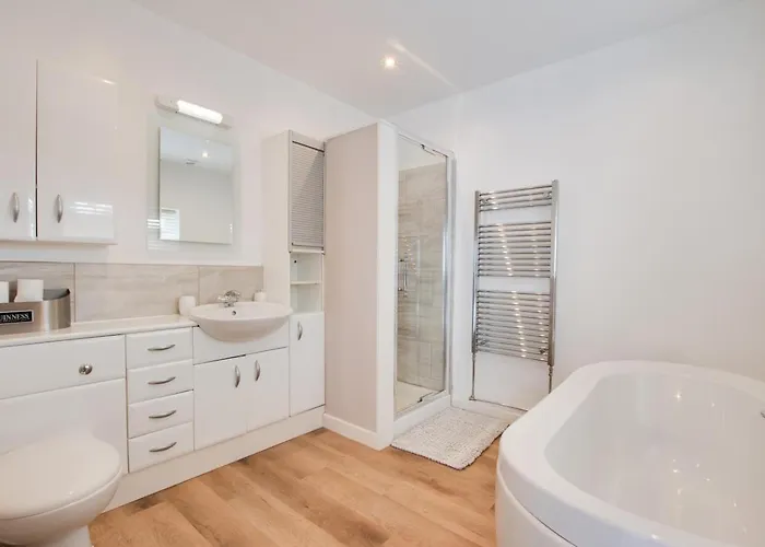 Semesterbostad 4 Bed In Oc-w1036 Whitby
