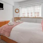 Holiday home 4 Bed In Oc-w1036